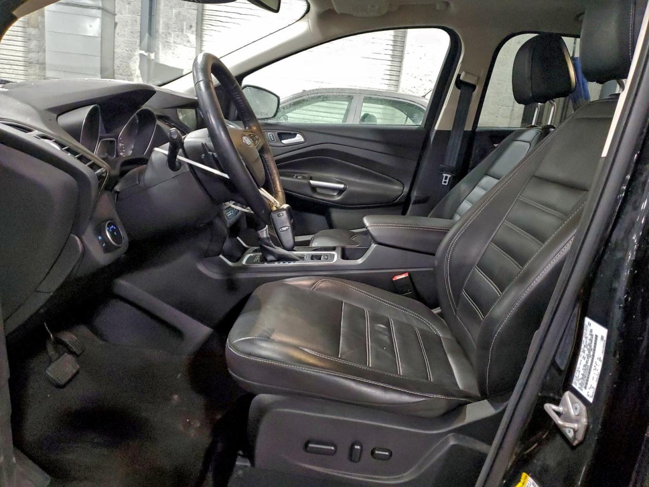 2017 FORD ESCAPE TITANIUM photo 7