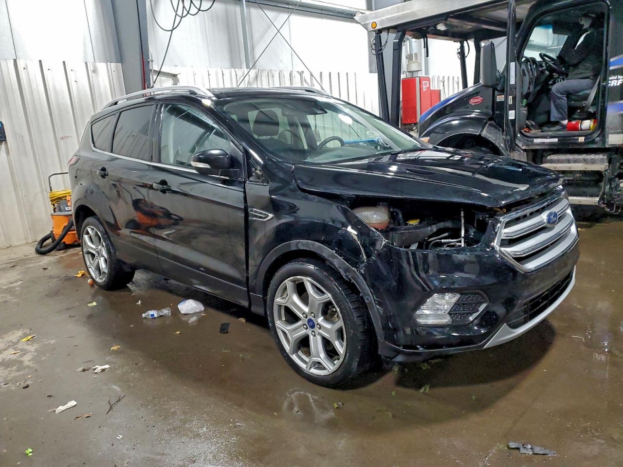2017 FORD ESCAPE TITANIUM photo 4