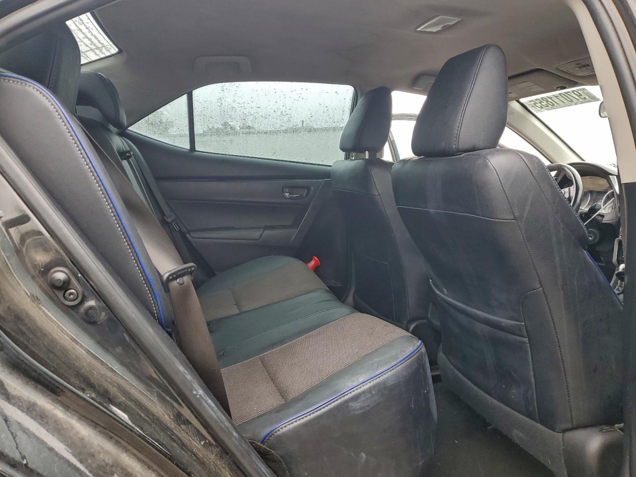 2018 TOYOTA COROLLA L photo 10