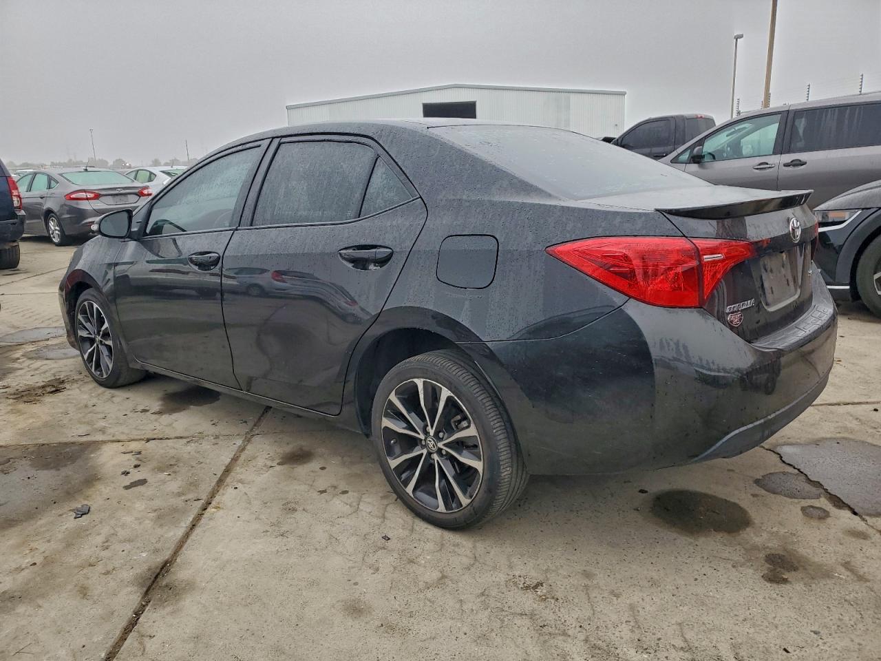 2018 TOYOTA COROLLA L photo 2