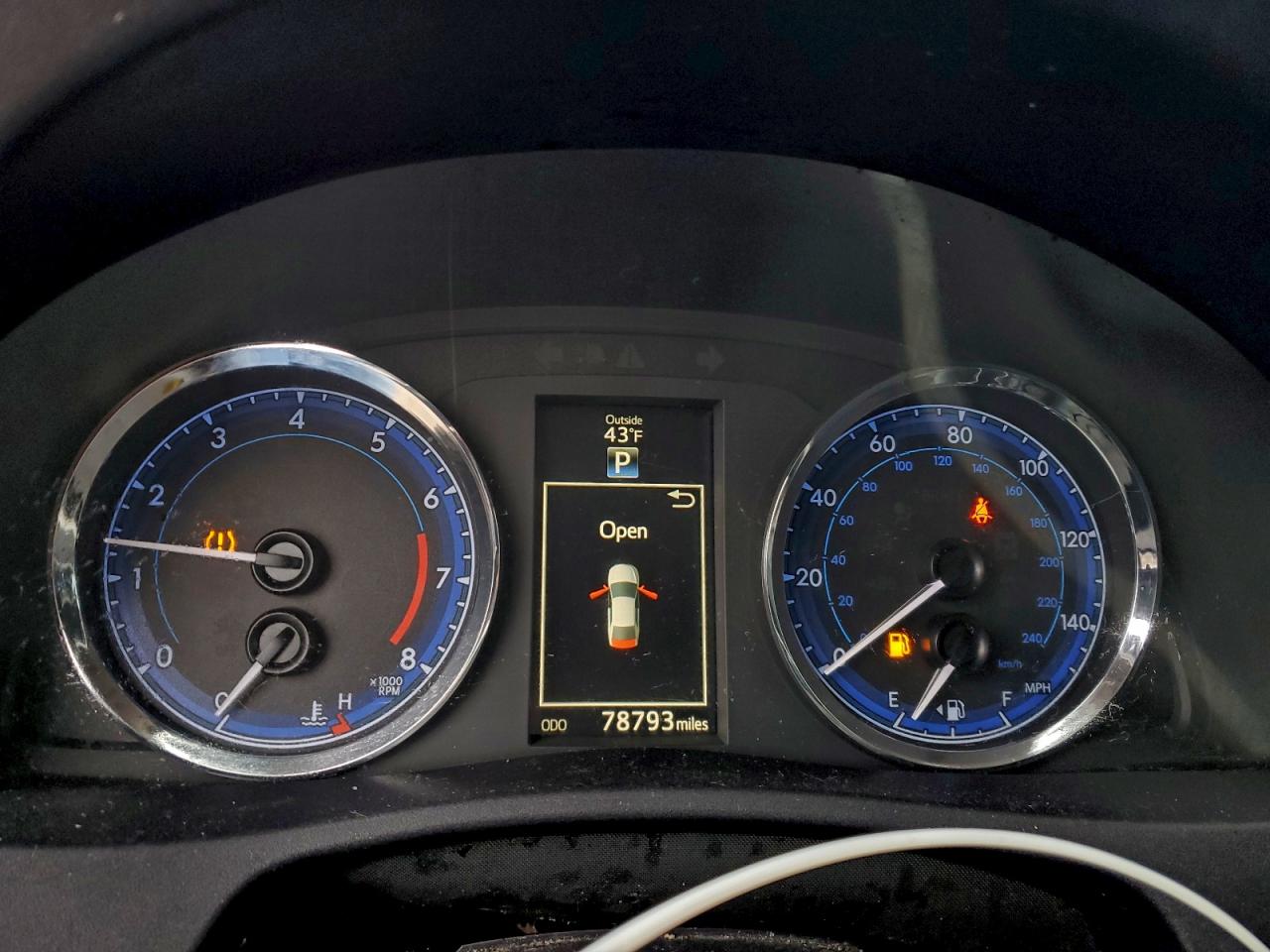 2018 TOYOTA COROLLA L photo 9