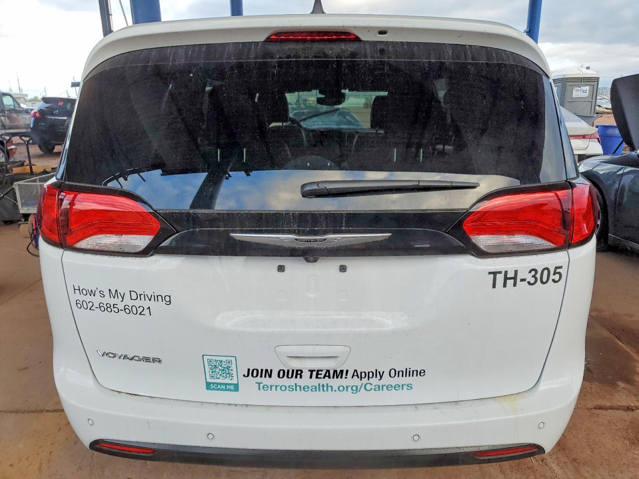 2025 CHRYSLER VOYAGER LX photo 6