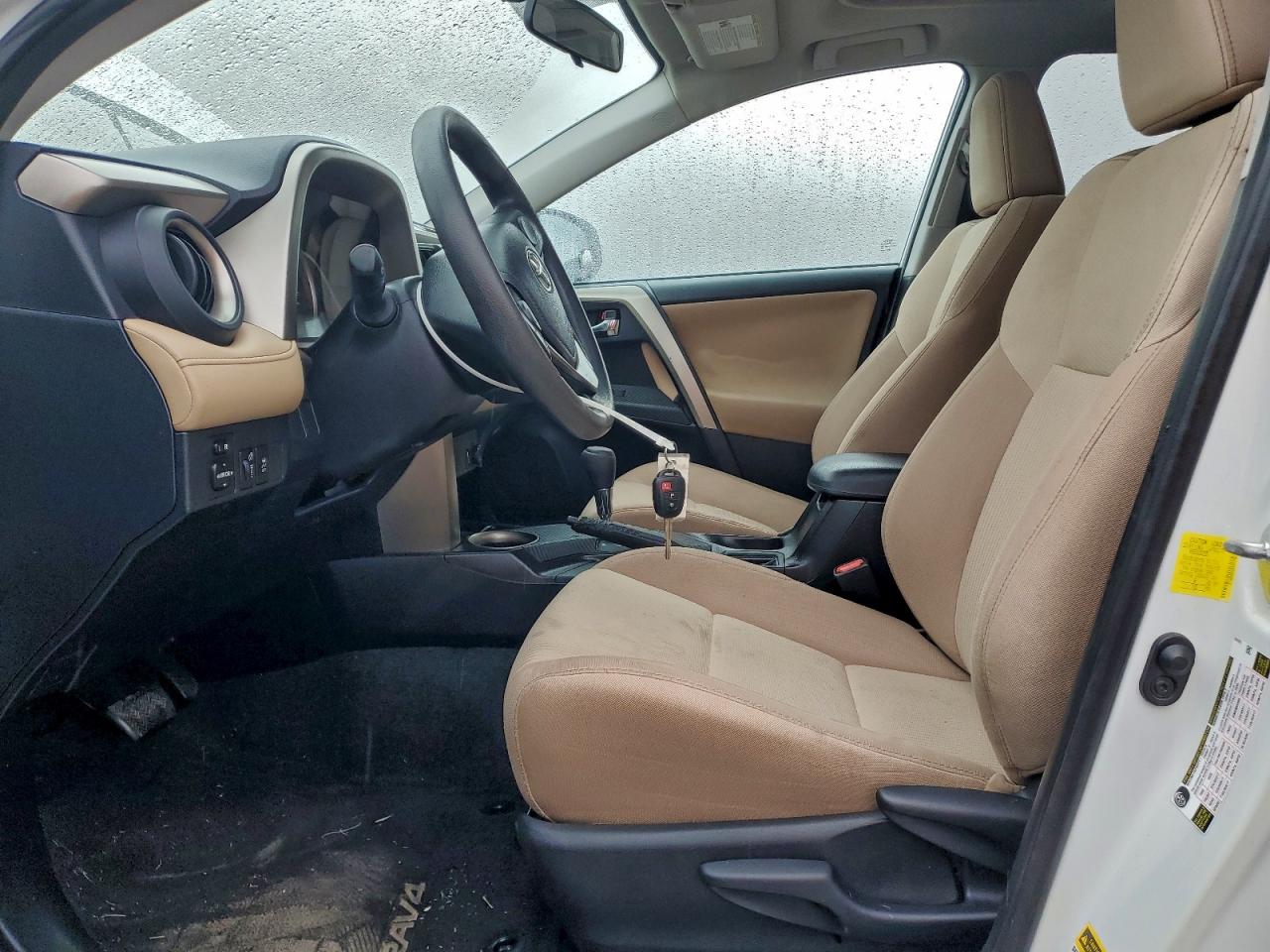 2015 TOYOTA RAV4 XLE photo 7