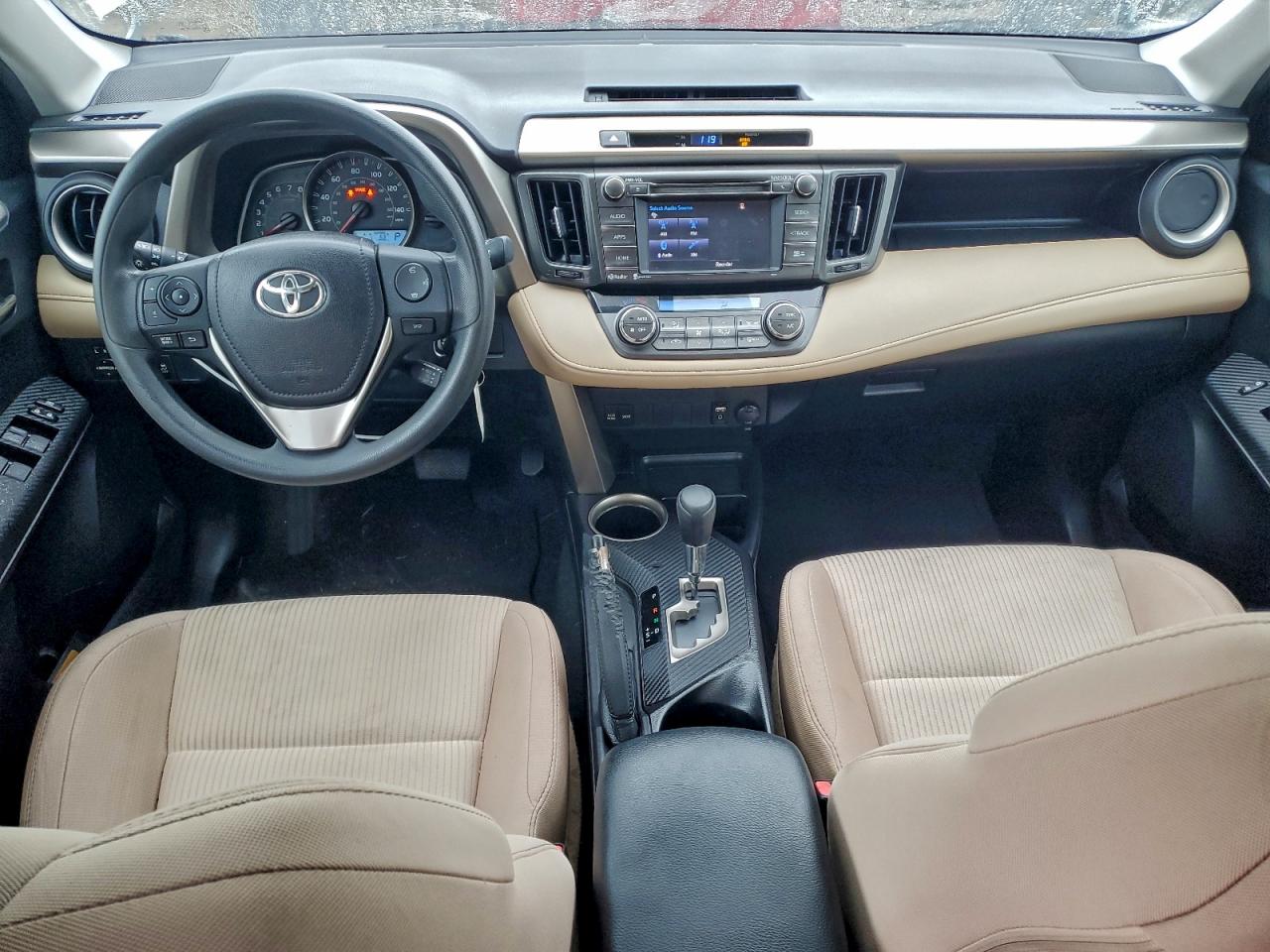 2015 TOYOTA RAV4 XLE photo 8