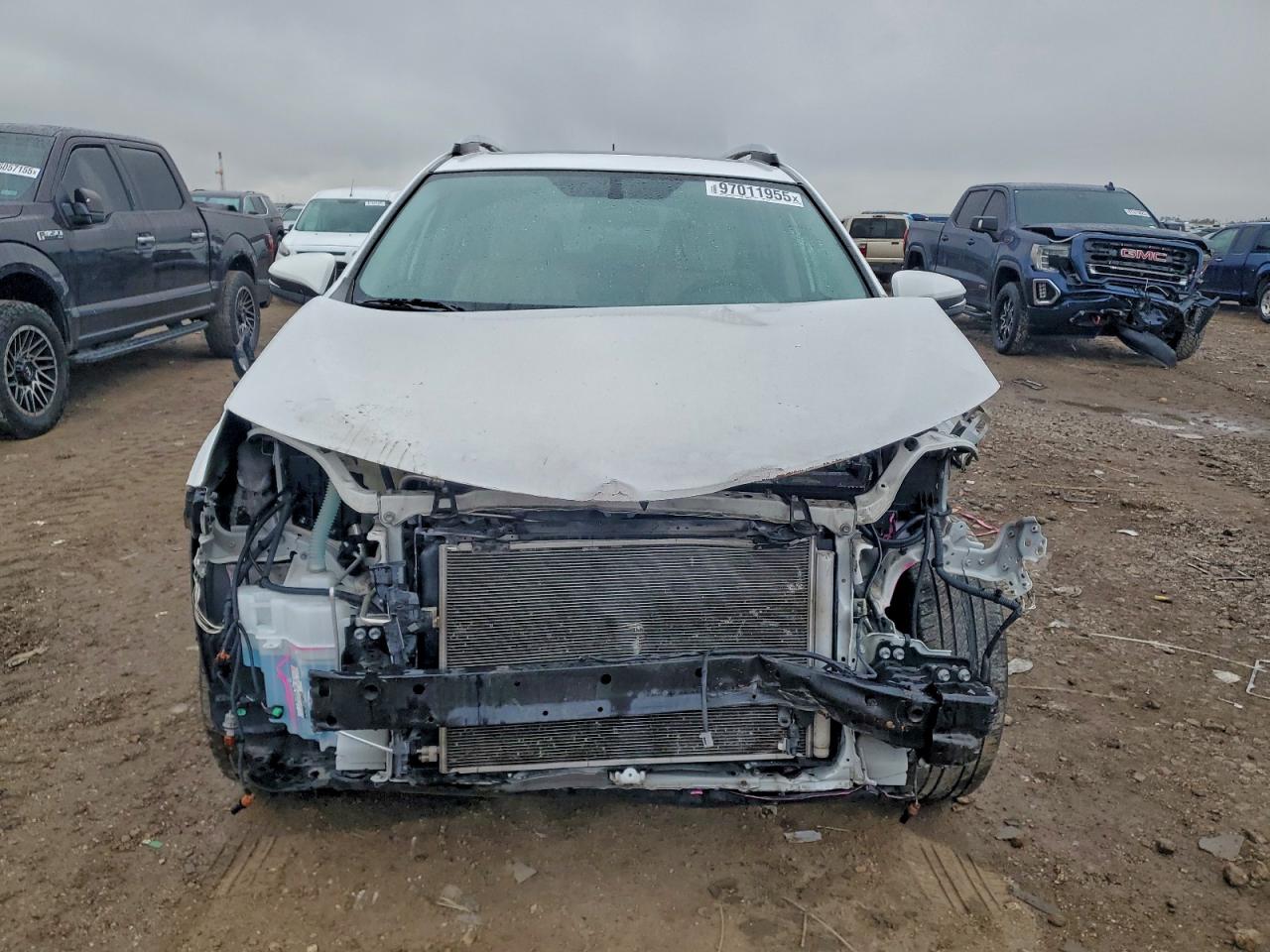 2015 TOYOTA RAV4 XLE photo 5