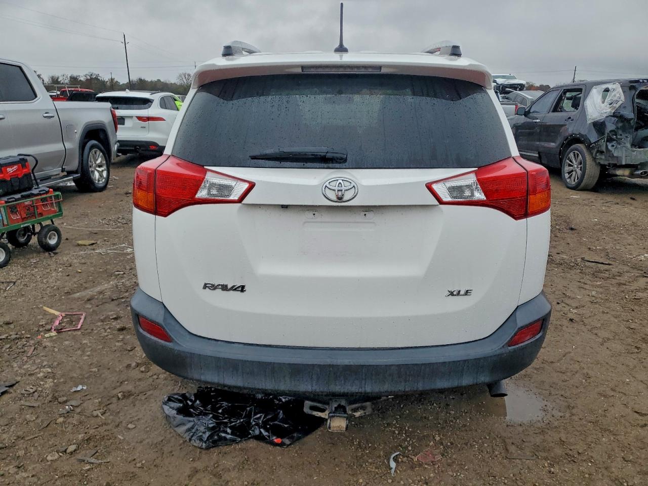 2015 TOYOTA RAV4 XLE photo 6