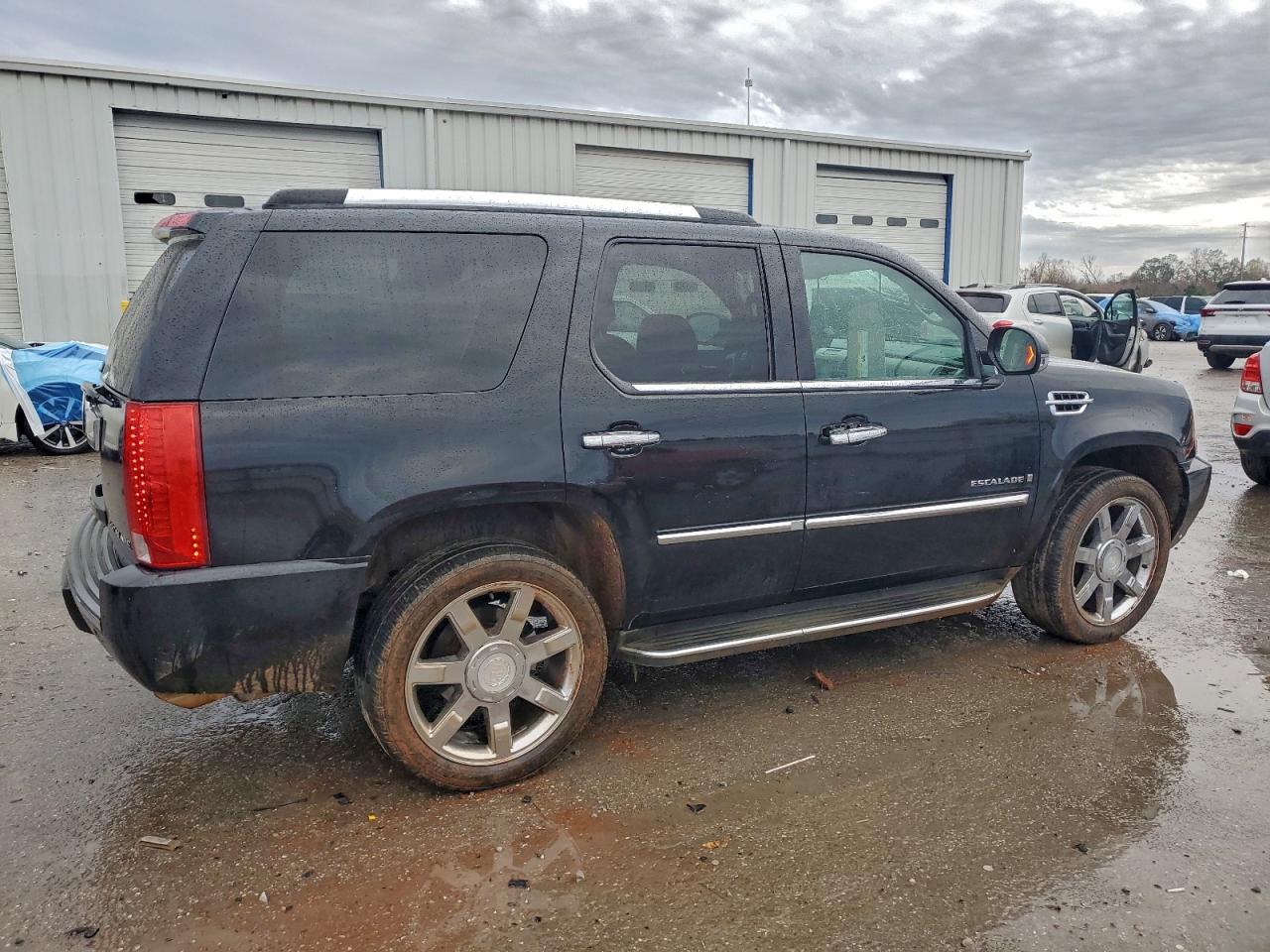 2009 CADILLAC ESCALADE LUXURY photo 7