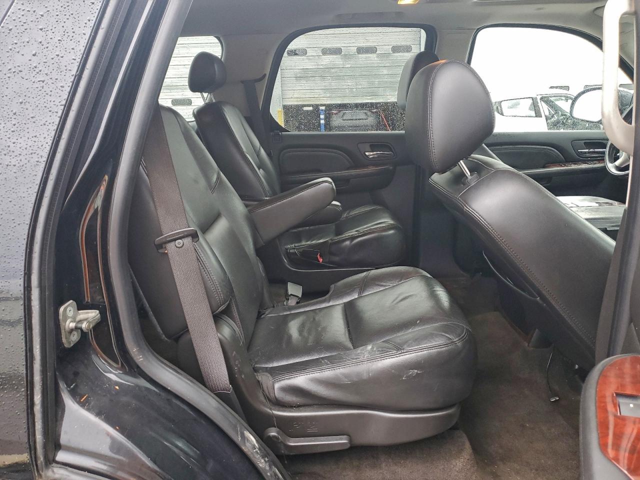 2009 CADILLAC ESCALADE LUXURY photo 31