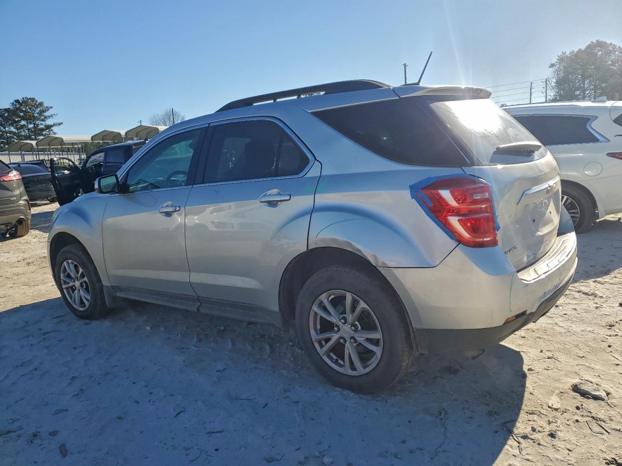 2017 CHEVROLET EQUINOX LT photo 2