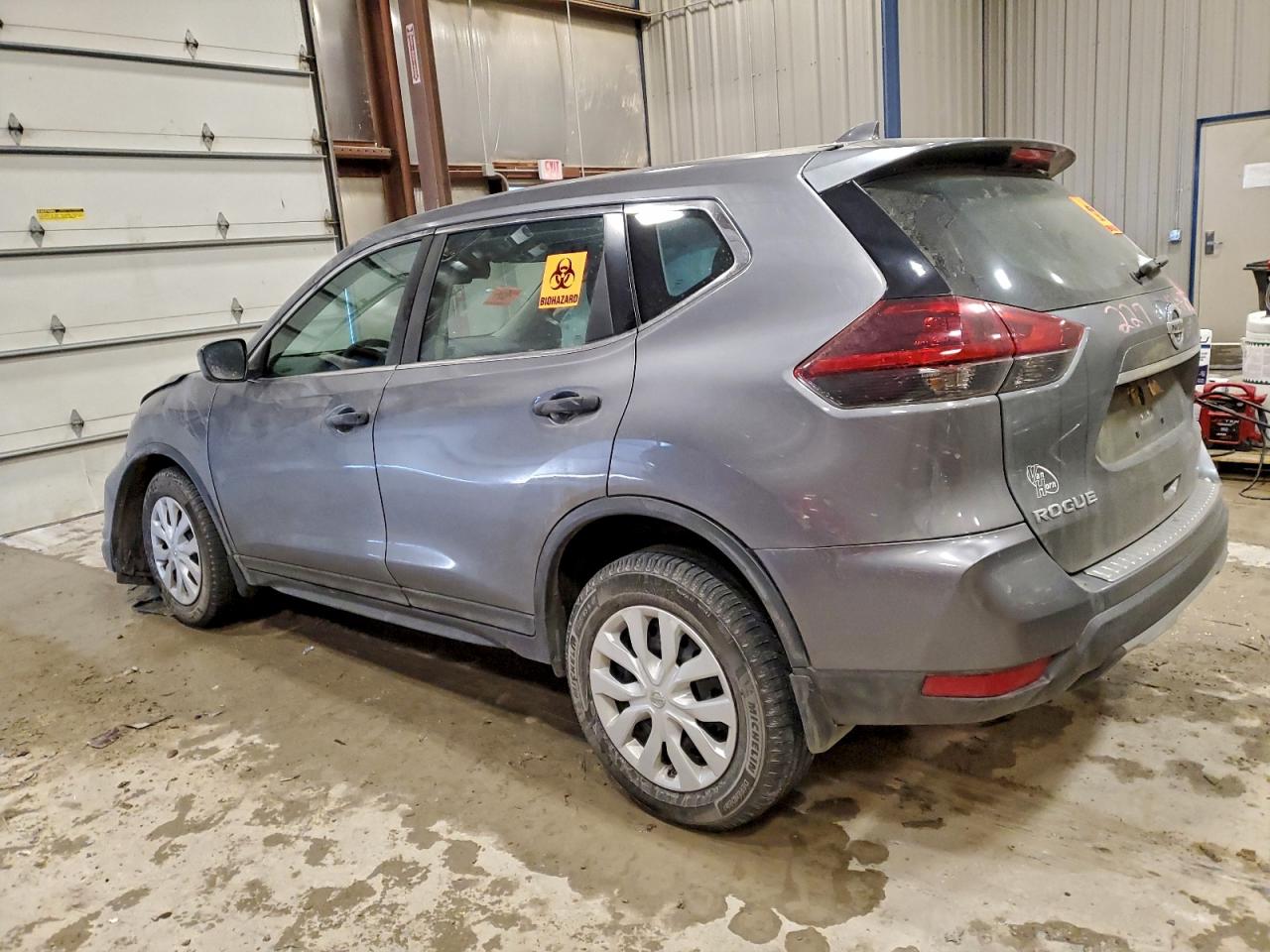 2018 NISSAN ROGUE S photo 2