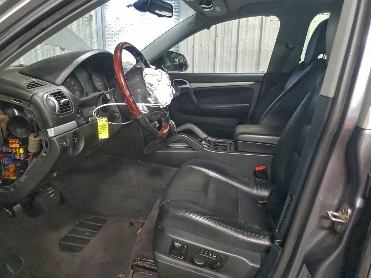 2005 PORSCHE CAYENNE photo 7