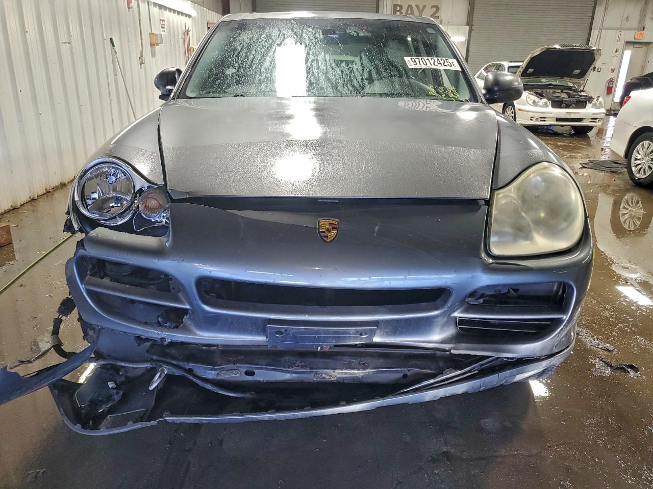 2005 PORSCHE CAYENNE photo 5