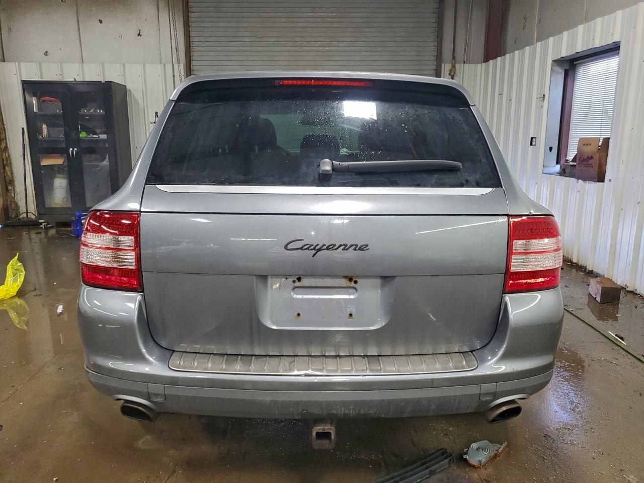 2005 PORSCHE CAYENNE photo 6