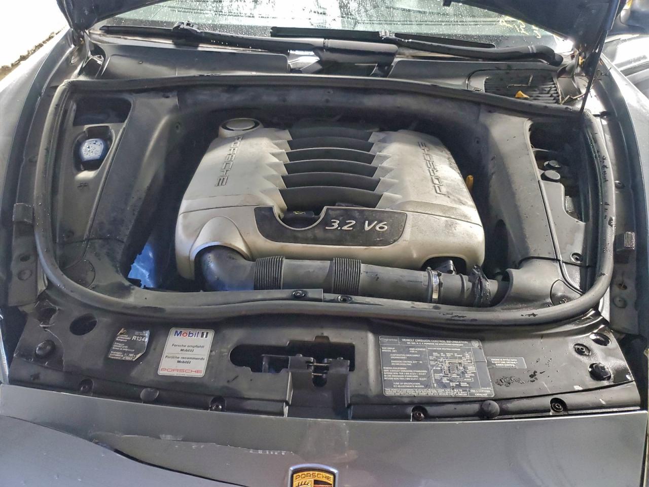 2005 PORSCHE CAYENNE photo 11