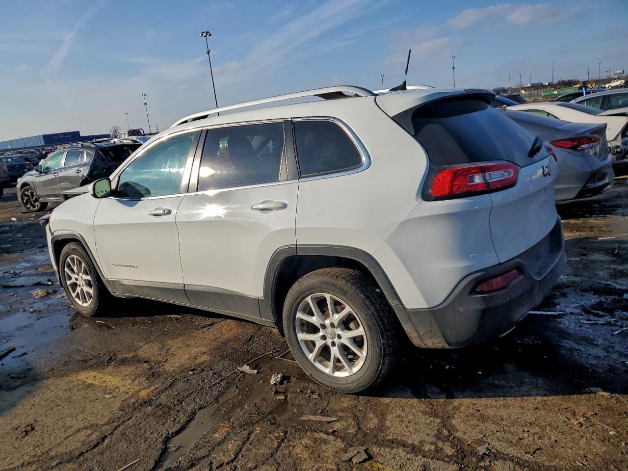 2016 JEEP CHEROKEE LATITUDE photo 2
