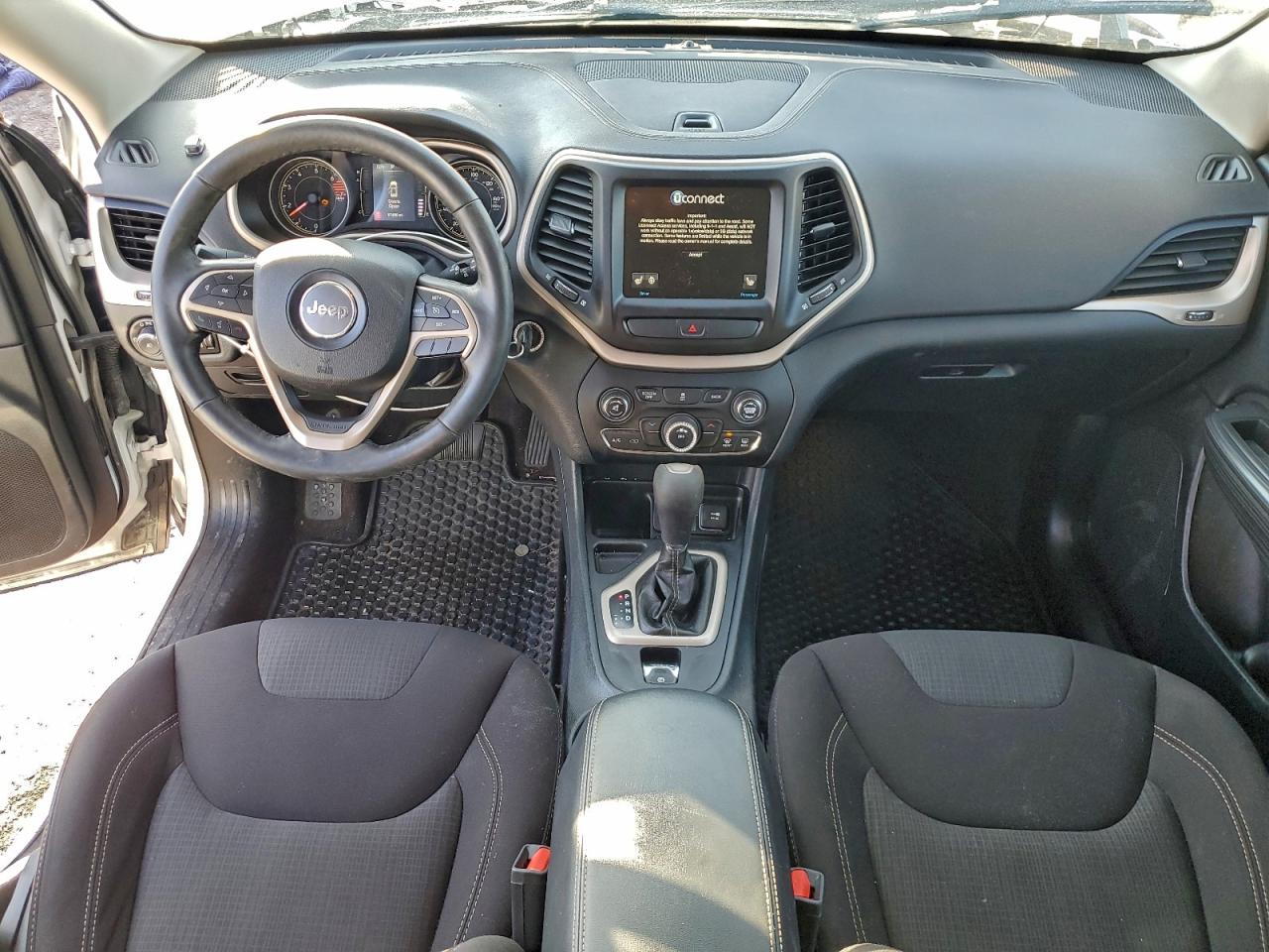 2016 JEEP CHEROKEE LATITUDE photo 8