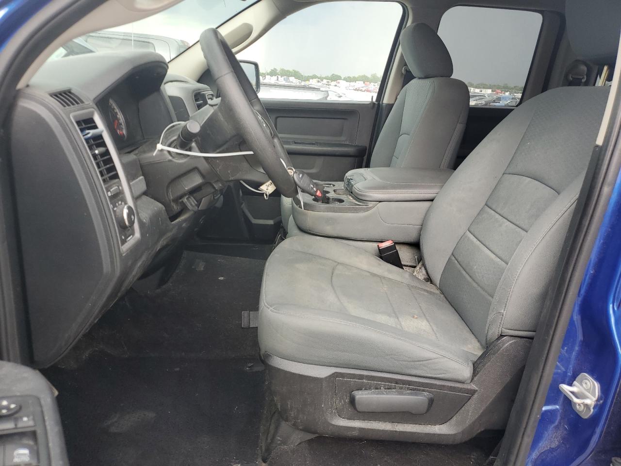 2015 RAM 1500 ST photo 7