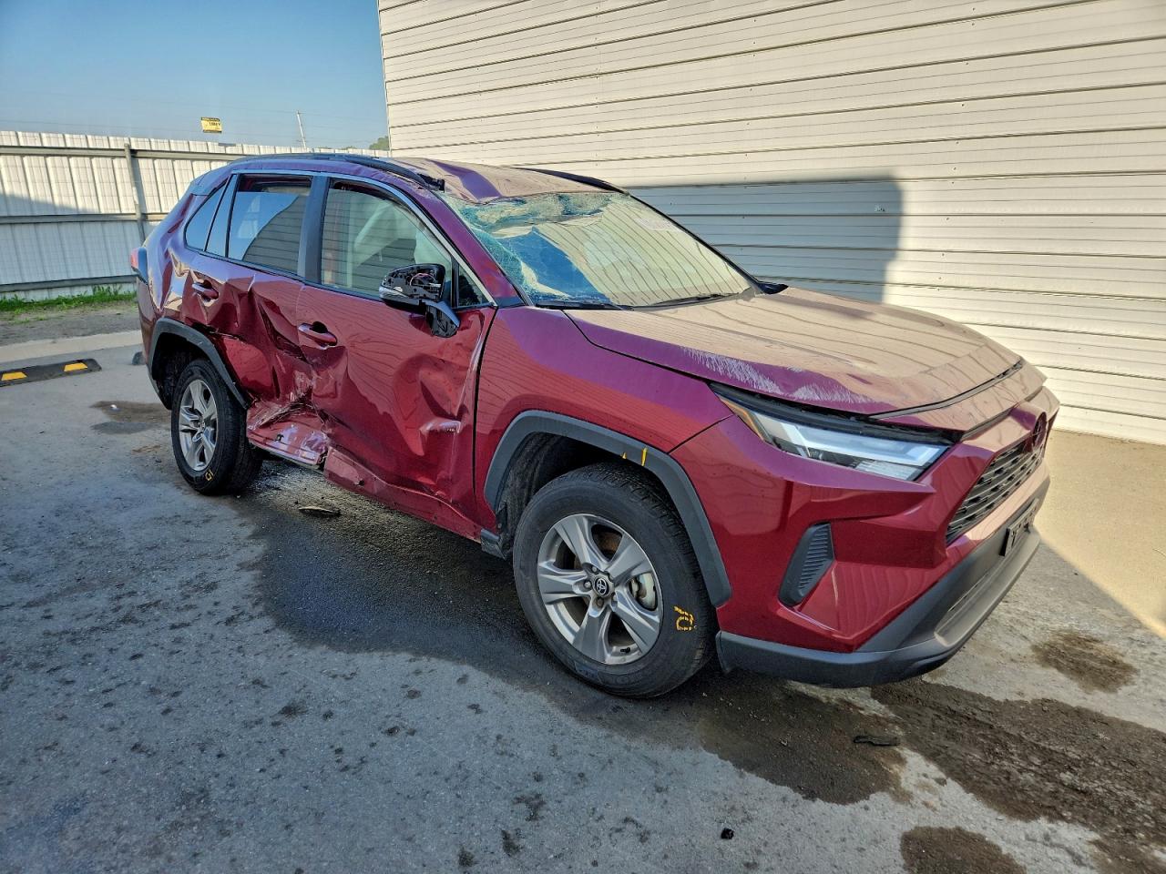 2025 TOYOTA RAV4 XLE photo 7