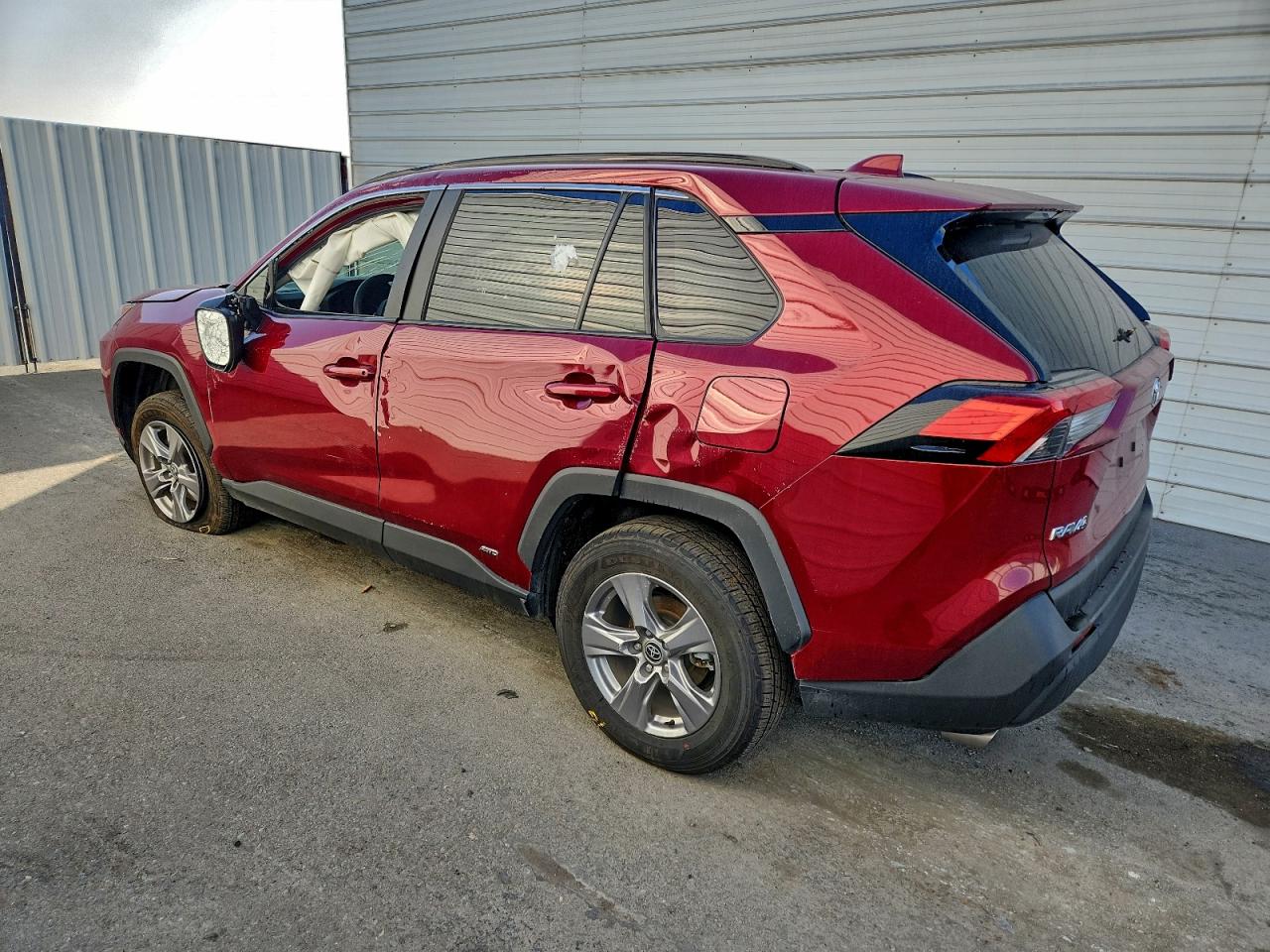 2025 TOYOTA RAV4 XLE photo 3