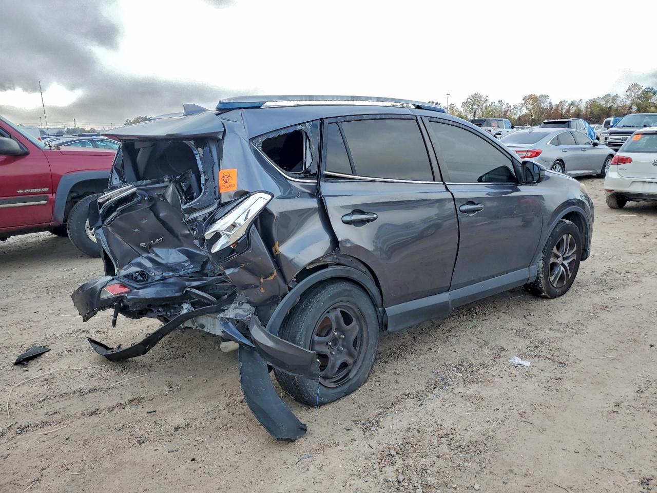 2016 TOYOTA RAV4 LE photo 3