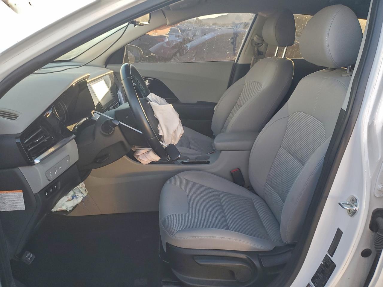 2022 KIA NIRO LXS photo 7