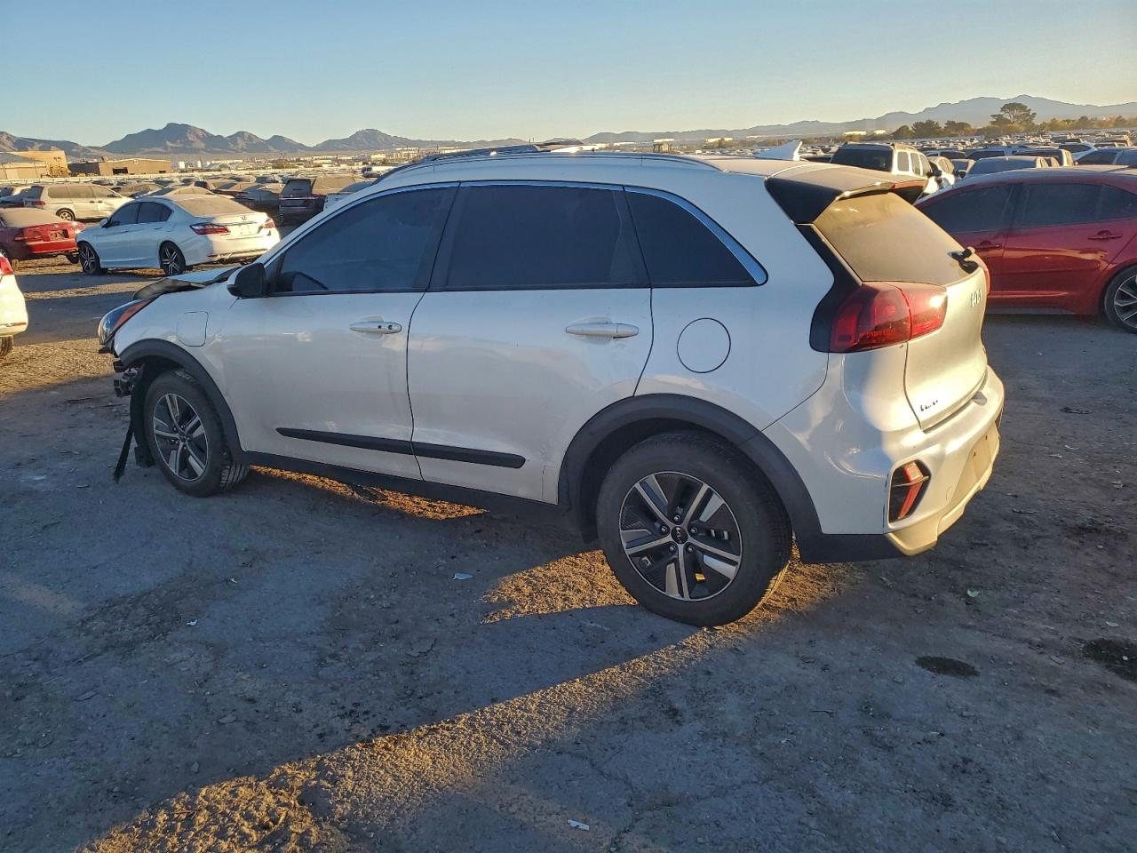 2022 KIA NIRO LXS photo 2