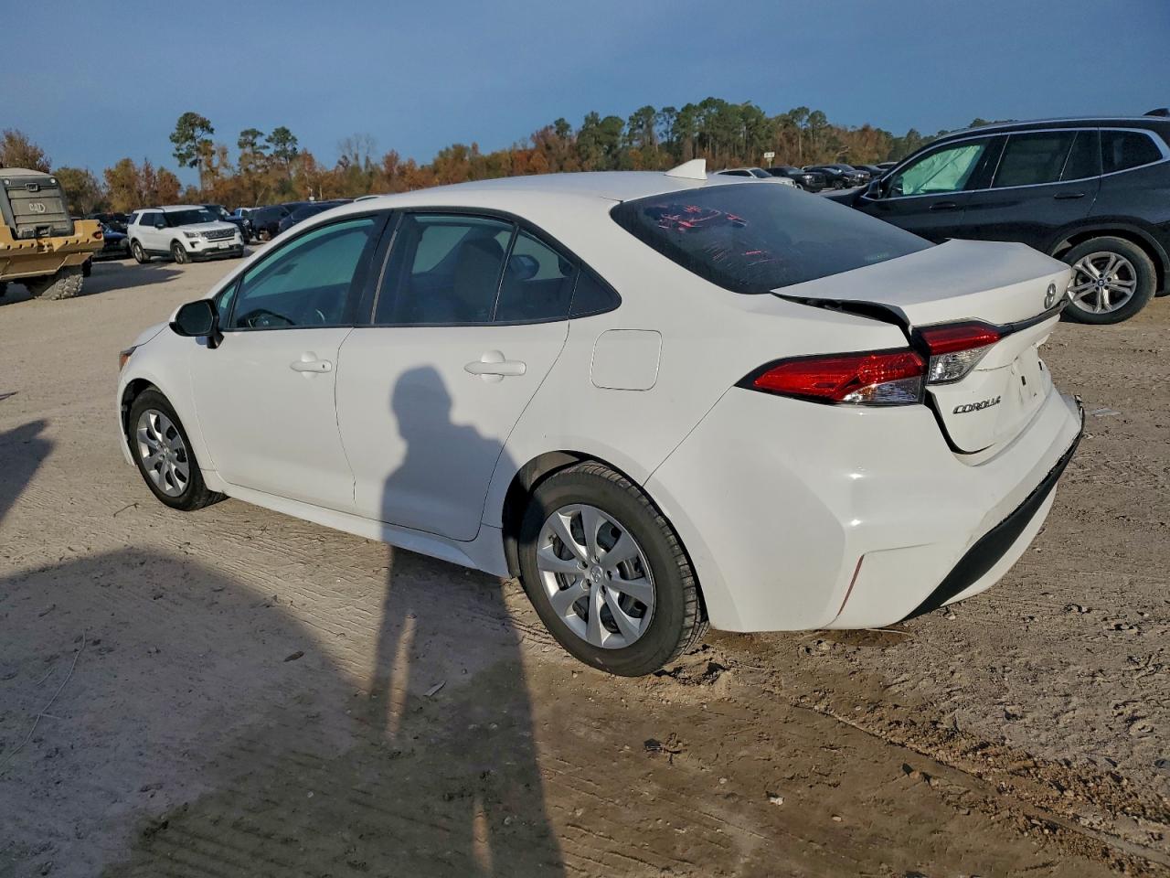 2020 TOYOTA COROLLA LE photo 3