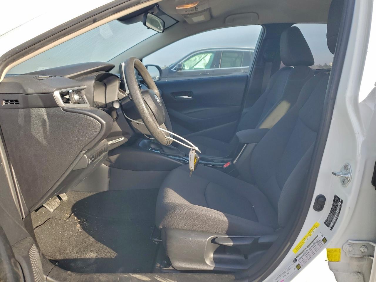2020 TOYOTA COROLLA LE photo 13