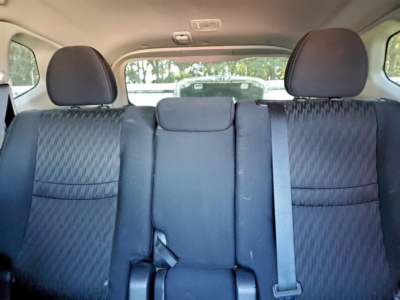 2019 NISSAN ROGUE S photo 19