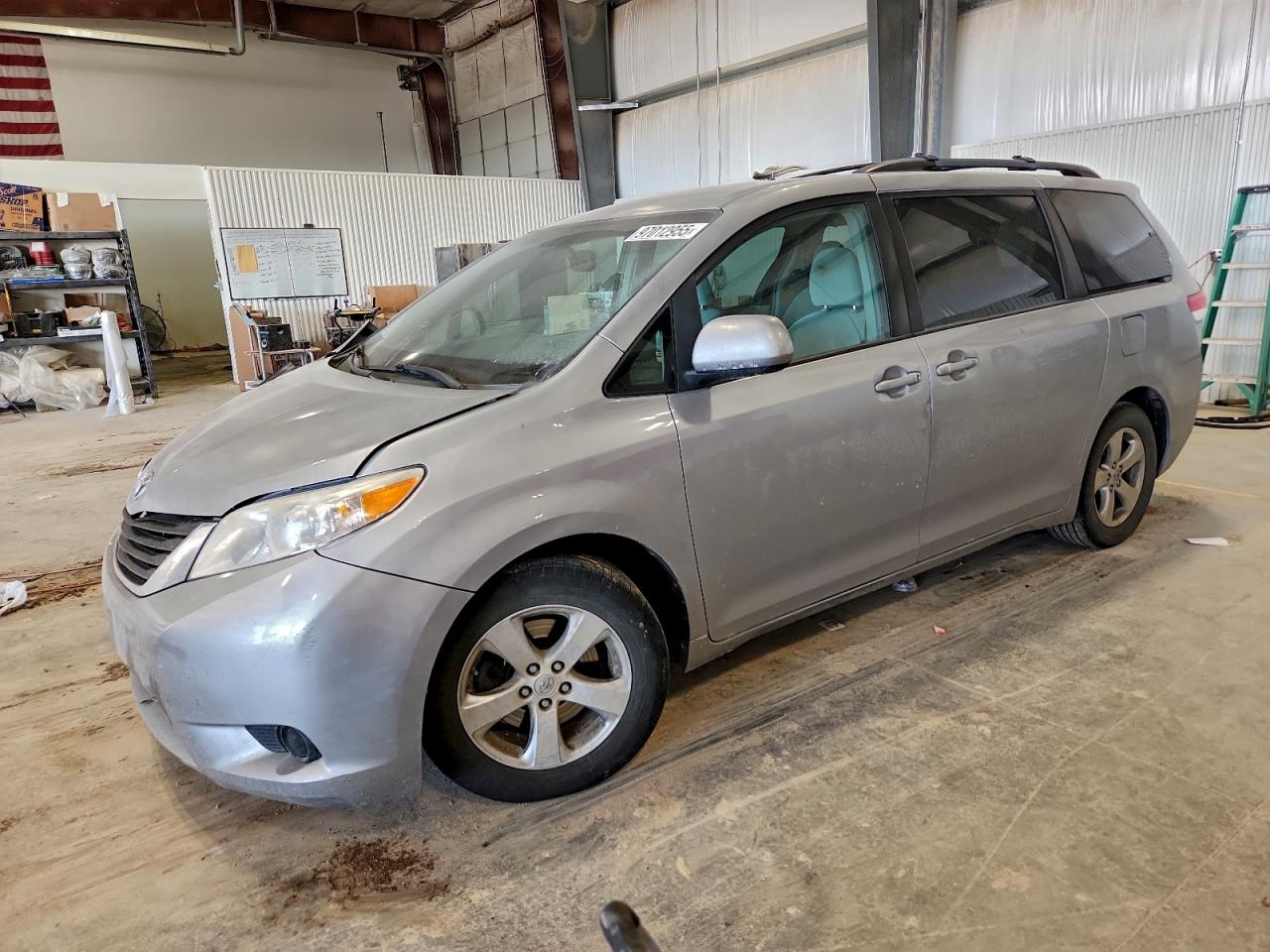2014 TOYOTA SIENNA