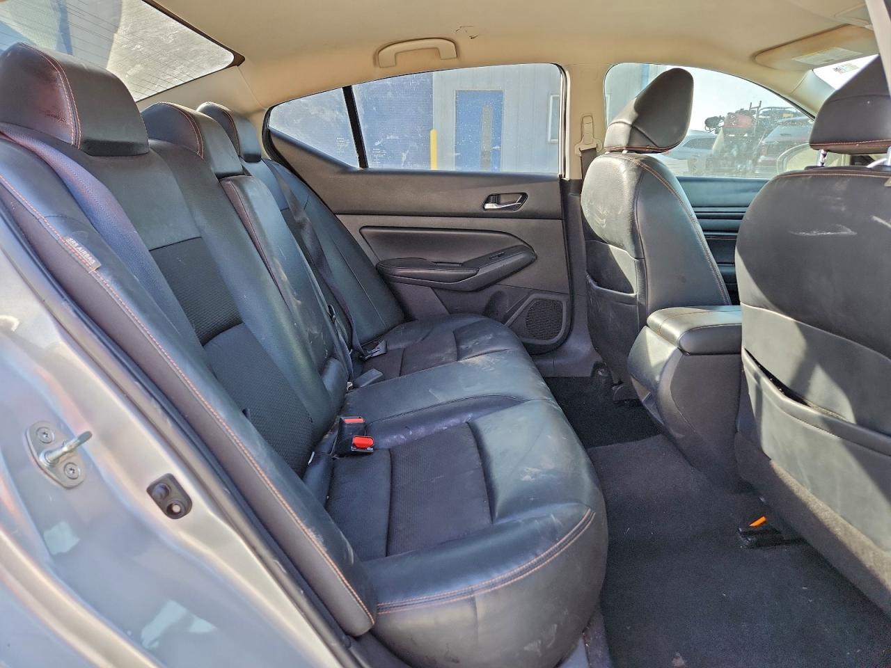 2019 NISSAN ALTIMA SR photo 10