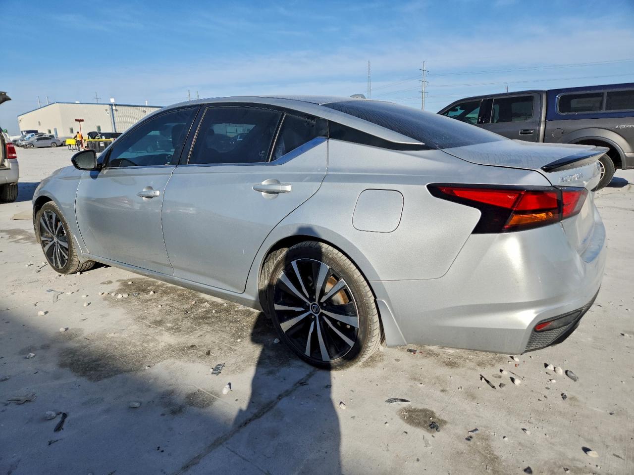 2019 NISSAN ALTIMA SR photo 2