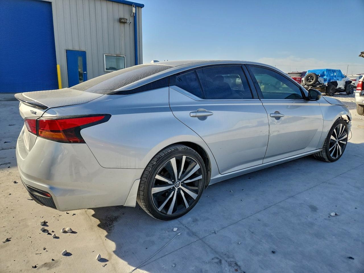 2019 NISSAN ALTIMA SR photo 3