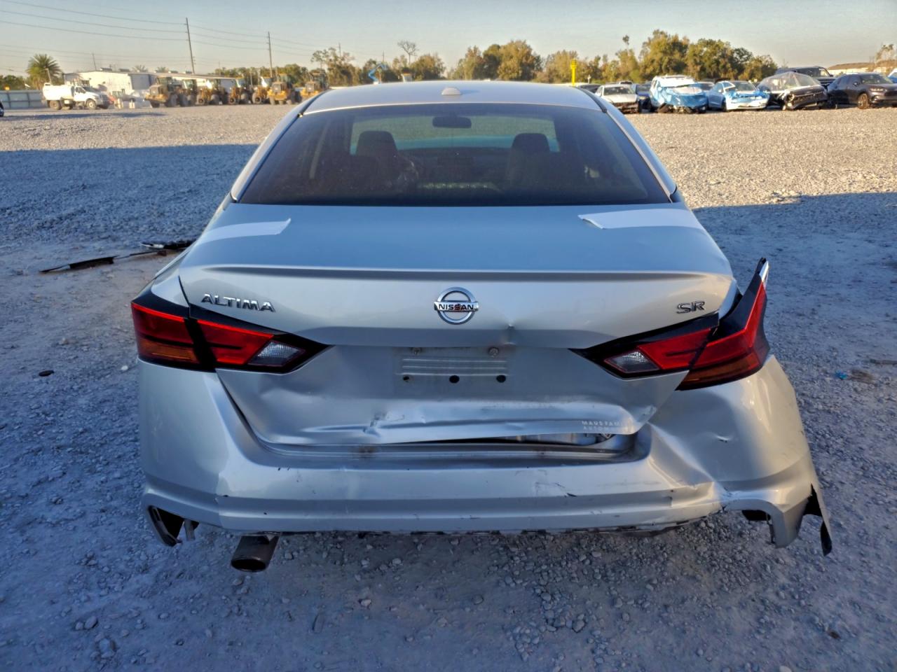 2019 NISSAN ALTIMA SR photo 11