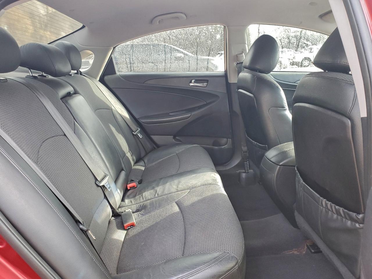 2011 HYUNDAI SONATA SE photo 10