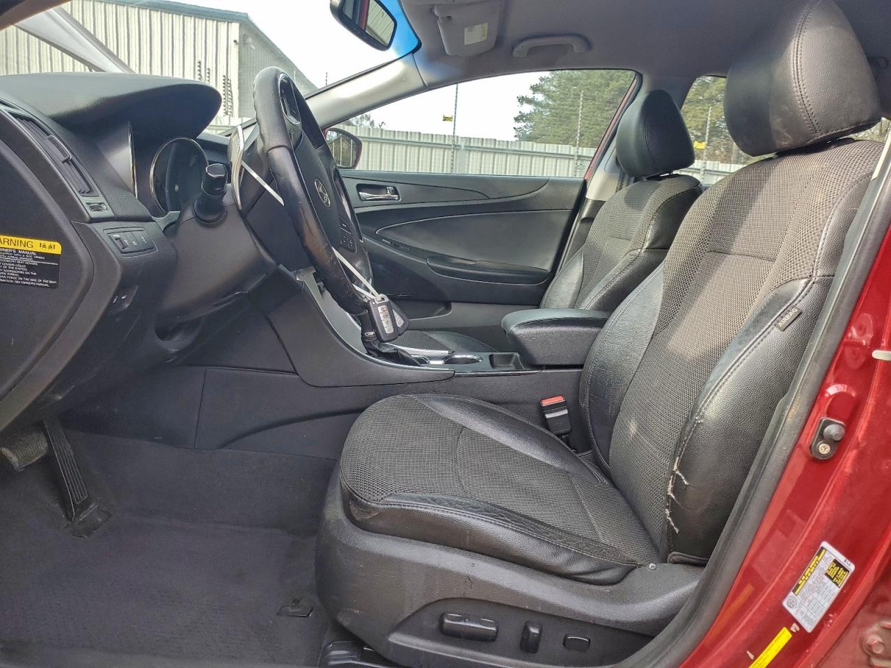 2011 HYUNDAI SONATA SE photo 7