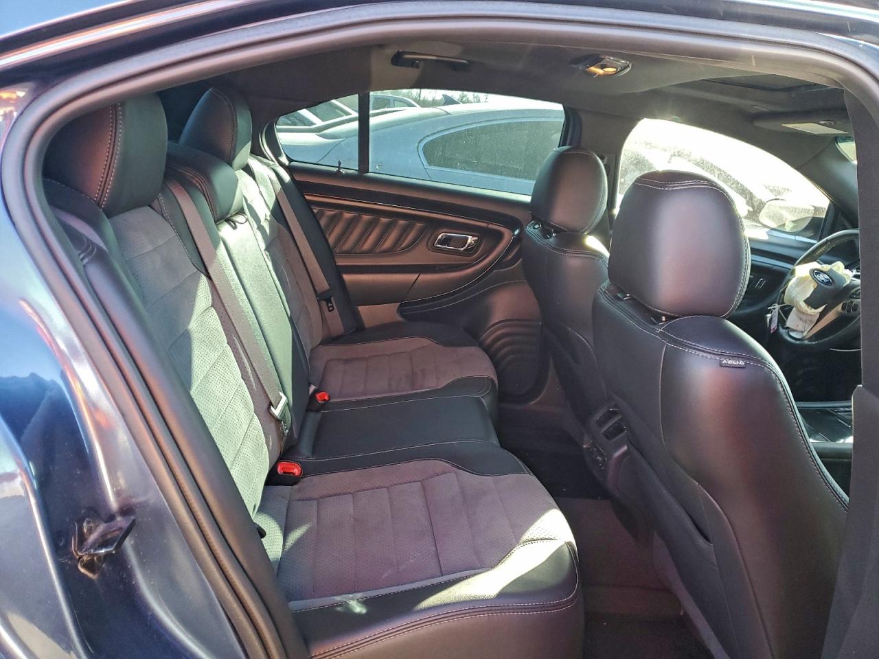 2018 FORD TAURUS SHO photo 10