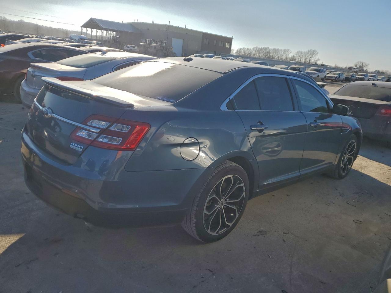 2018 FORD TAURUS SHO photo 3