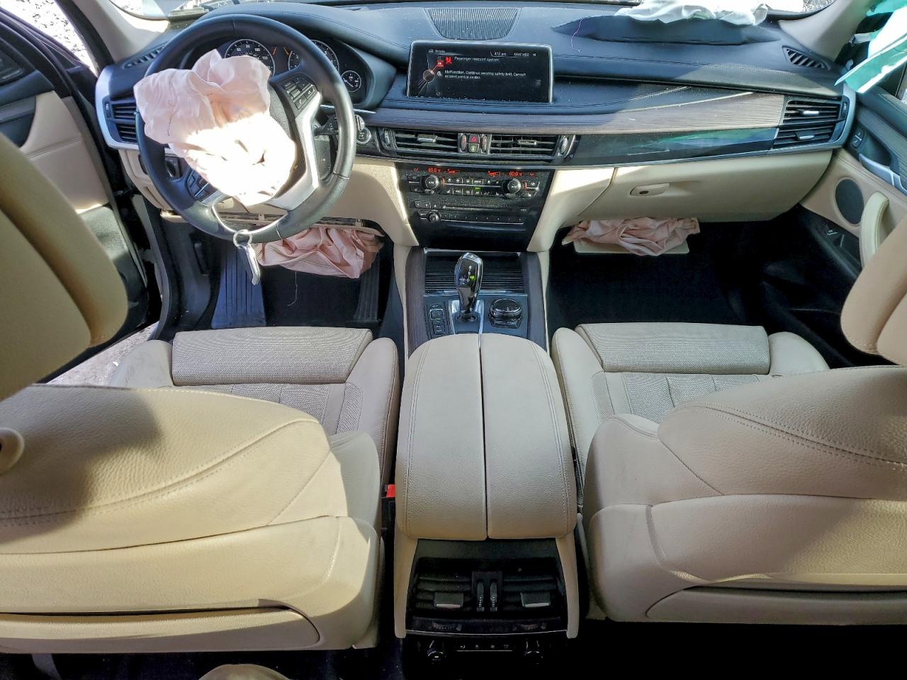 2016 BMW X5 XDRIVE50I photo 8