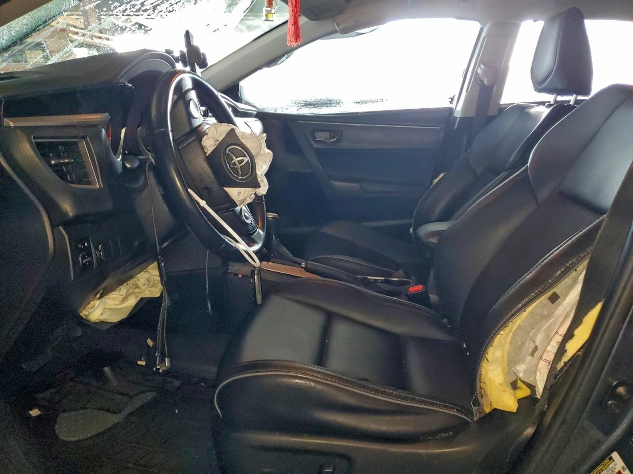 2015 TOYOTA COROLLA L photo 7