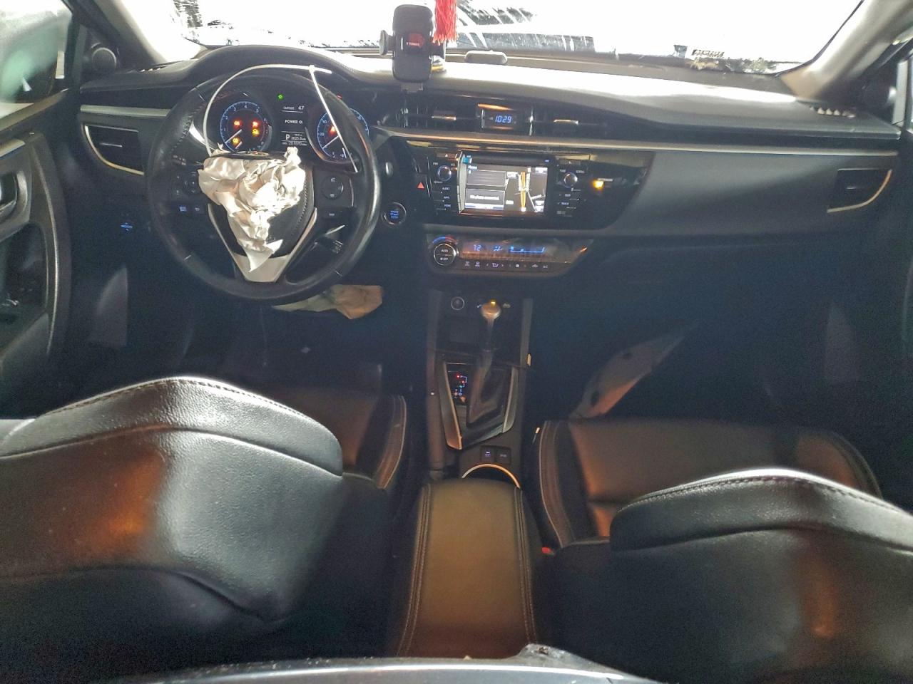 2015 TOYOTA COROLLA L photo 8