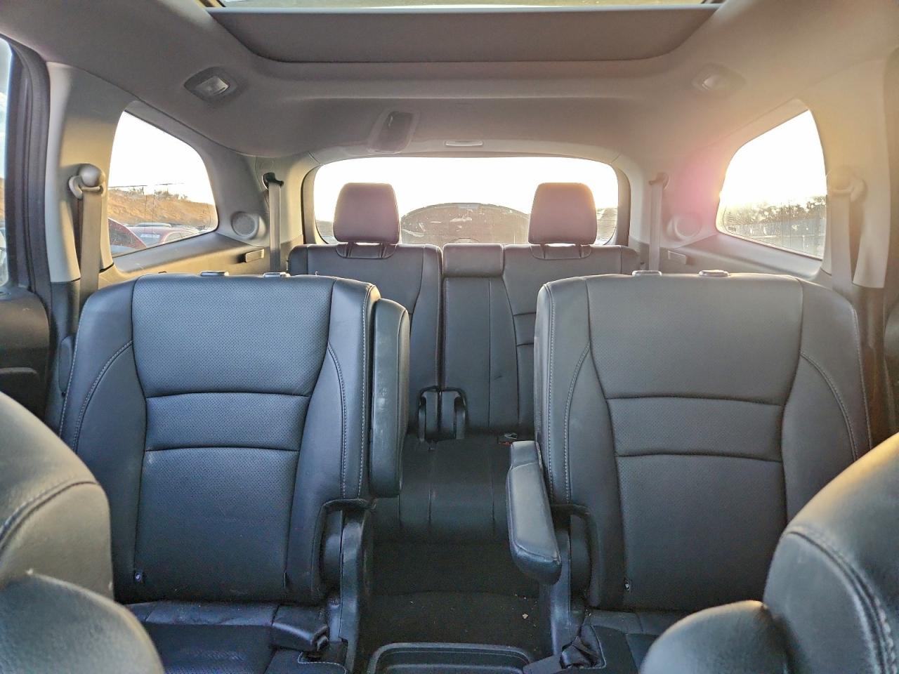 2016 HONDA PILOT ELITE photo 10