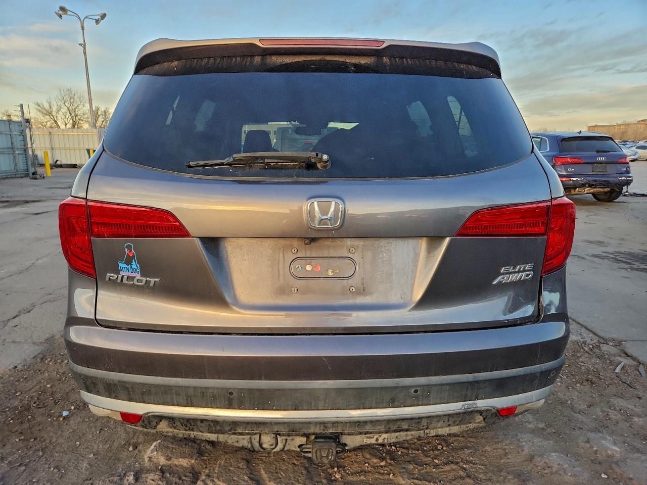 2016 HONDA PILOT ELITE photo 6