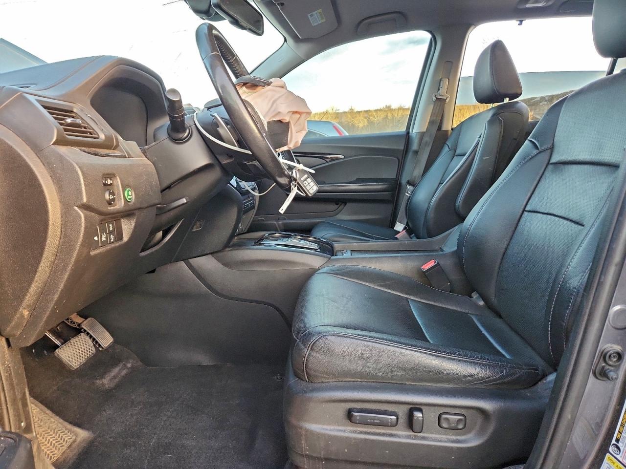 2016 HONDA PILOT ELITE photo 7