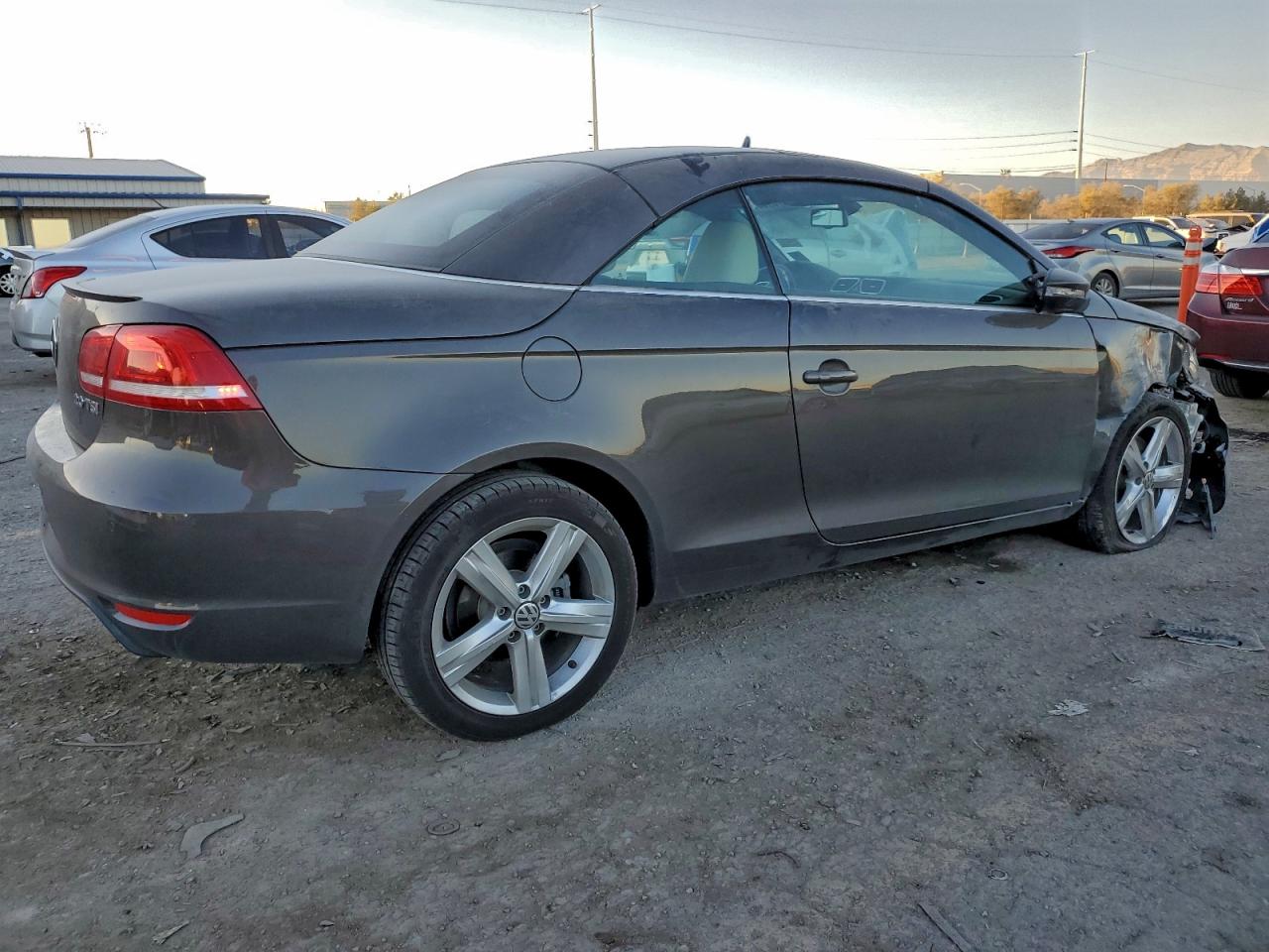2012 VOLKSWAGEN EOS LUX photo 3
