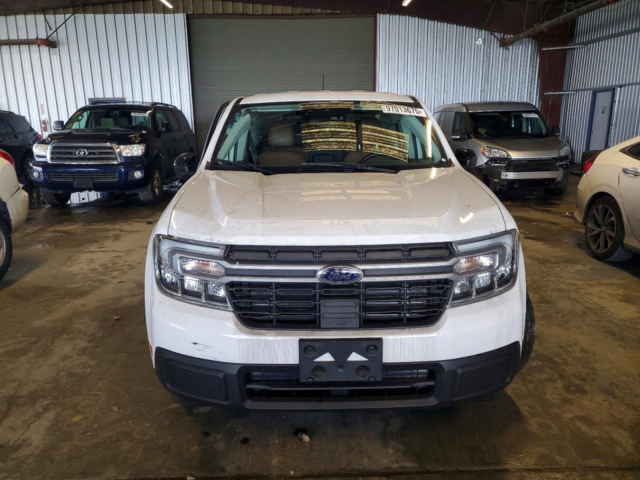 2024 FORD MAVERICK LARIAT photo 9