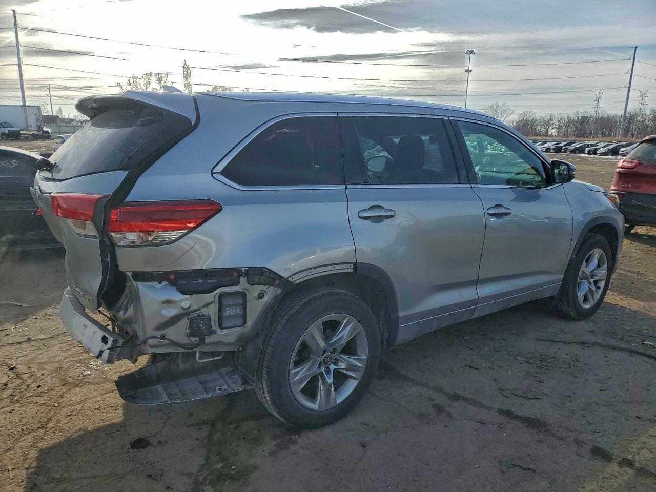 2019 TOYOTA HIGHLANDER LIMITED photo 5