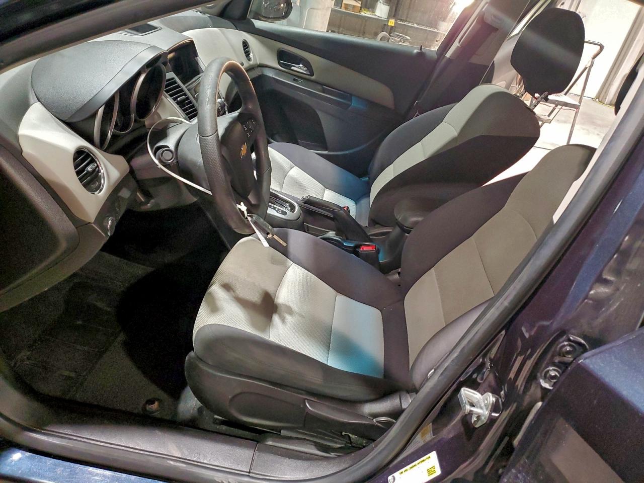 2014 CHEVROLET CRUZE LS photo 19