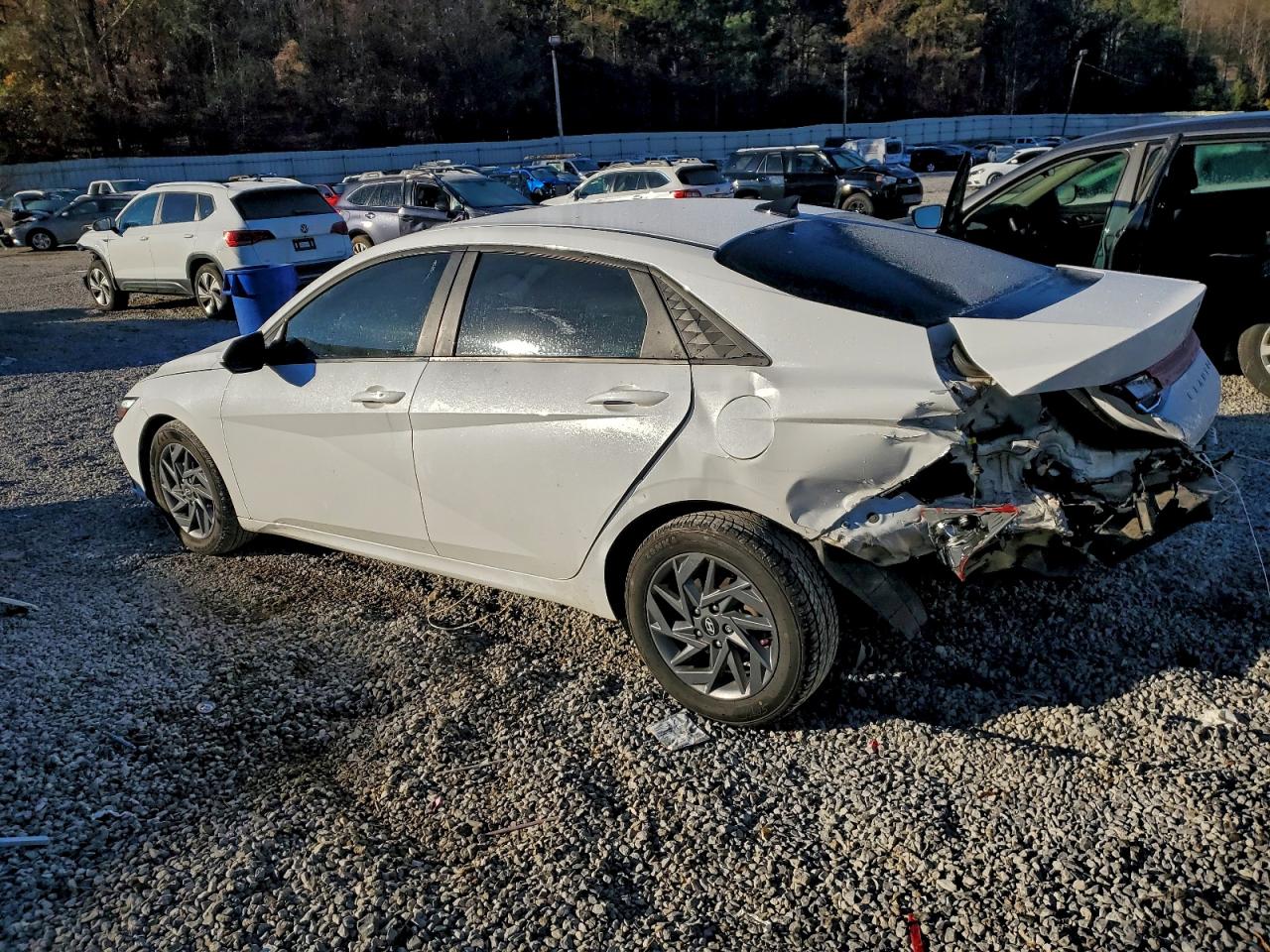 2024 HYUNDAI ELANTRA SEL photo 2