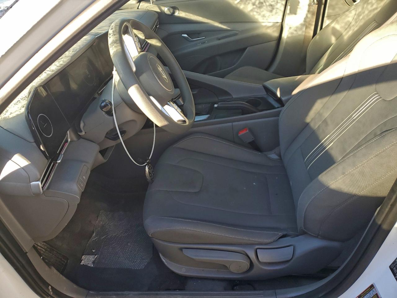 2024 HYUNDAI ELANTRA SEL photo 7